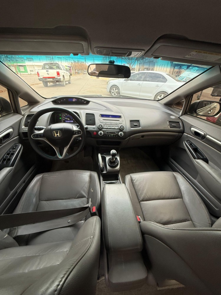 Honda CIVIC 1.8 — foto 4
